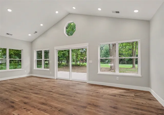 image of 9621 Sunset Dr, Stanwood, MI 49346 | MLS# 70551016