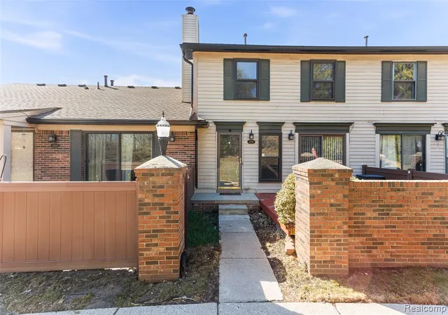 Homes for sale in Canton, MI | 41009 Southwind Dr, Canton, MI 48188 | MLS# 61006341