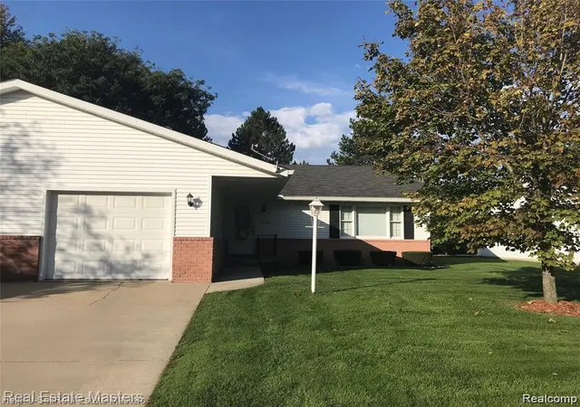 Photo 3 of Condo for sale at 3549 Holland Park Ln #2, Port Huron, MI 48060 | MLS# 61018602 | Listing updated on 2026-09-01