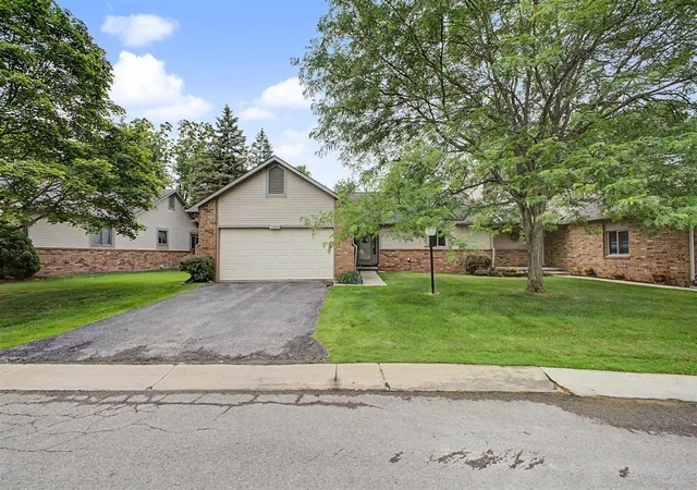 Homes for sale in Westland, MI | 32887 Chapman Cir, Westland, MI 48185 | MLS# 70544330
