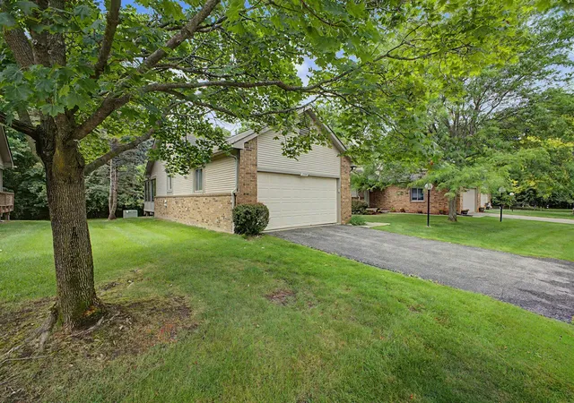Homes for sale in Westland, MI | 32887 Chapman Cir, Westland, MI 48185 | MLS# 70544330