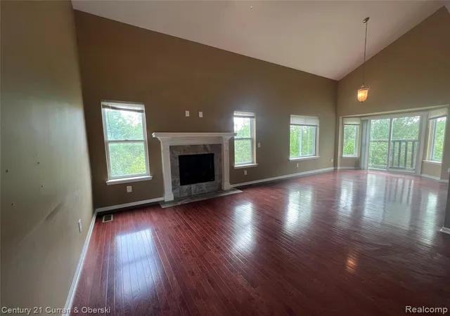 Homes for sale in Milford, MI | 3493 Silver Stone Dr, Milford, MI 48380