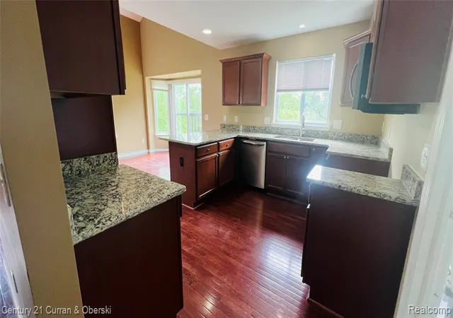 Homes for sale in Milford, MI | 3493 Silver Stone Dr, Milford, MI 48380