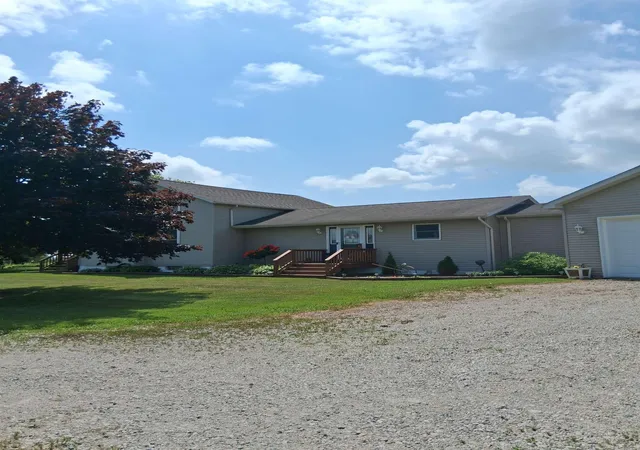 Homes for sale in Jeddo, MI | 8734 Wildcat Rd, Jeddo, MI 48032 | MLS# 50213660
