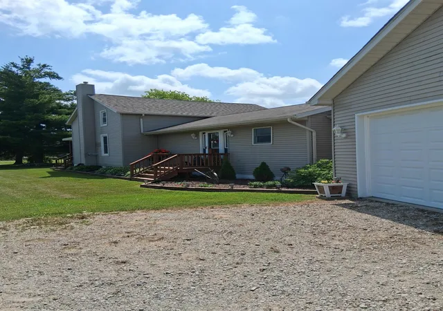 Homes for sale in Jeddo, MI | 8734 Wildcat Rd, Jeddo, MI 48032 | MLS# 50213660