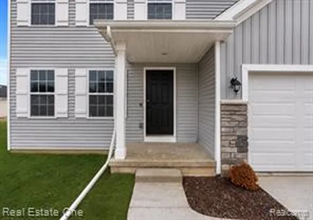 Homes for sale in Burton, MI | 2273 Apple Tree Dr, Burton, MI 48519 | MLS# 60978030