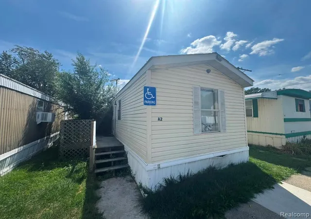 Photo 1 of Manufactured home for sale at 4128 Pelham St Lot A2, Dearborn Heights, MI 48125 | MLS# 61025024 | Listing updated on 2026-09-08