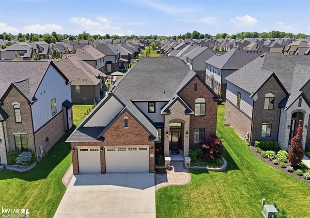 Photo 4 of Single Family Residence at 17206 Crittenden Dr, Macomb, MI 48044 | MLS# 50209980 | | Sold on 2026-07-09