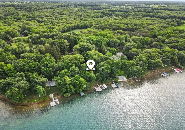 3rd image of 4630 E Gull Lake Dr, Hickory Corners, MI 49060 | MLS# 70542740