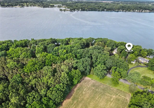 4th image of 4630 E Gull Lake Dr, Hickory Corners, MI 49060 | MLS# 70542740