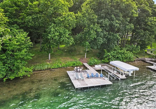 5th image of 4630 E Gull Lake Dr, Hickory Corners, MI 49060 | MLS# 70542740