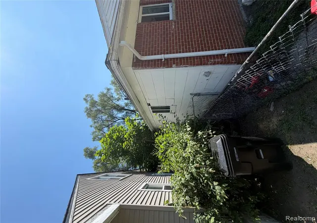 Photo 5 of Single family home for sale at 19616 Marx St, Highland Park, MI 48203 | MLS# 61019812 | Listing updated on 2026-08-13