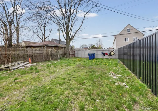 Homes for sale in Hamtramck, MI | 2143 Trowbridge St, Hamtramck, MI 48212 | MLS# 60988792