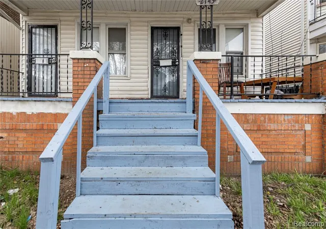 Homes for sale in Hamtramck, MI | 2143 Trowbridge St, Hamtramck, MI 48212 | MLS# 60988792