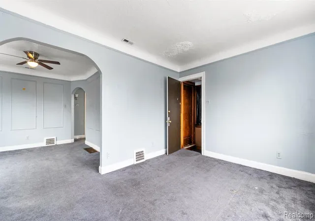 3rd image of 5305 Newport St, Detroit, MI 48213 4615 | MLS# 60984217