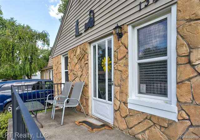 Photo 2 of Sale Pending at 134 Chopin St, Troy, MI 48083 1715 | MLS# 61013729 | Listing updated on 2026-09-05