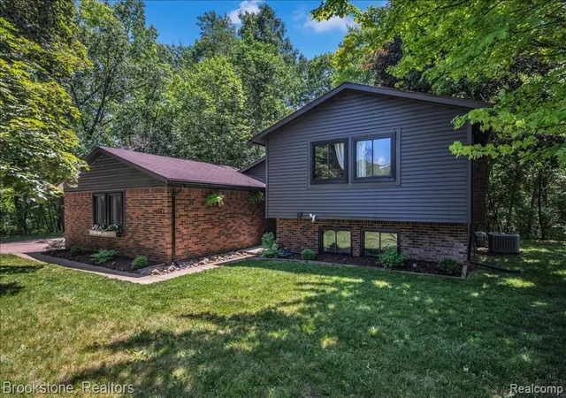 Homes for sale in Clarkston, MI | 5067 Algonquin Blvd, Clarkston, MI 48348 | MLS# 61008013
