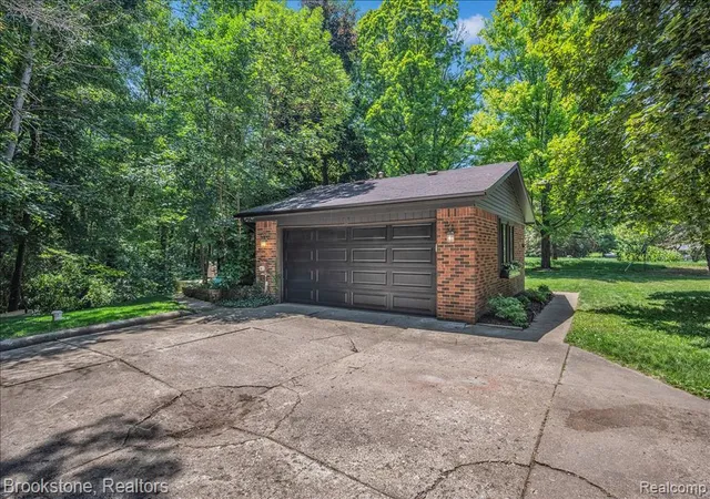 Homes for sale in Clarkston, MI | 5067 Algonquin Blvd, Clarkston, MI 48348 | MLS# 61008013