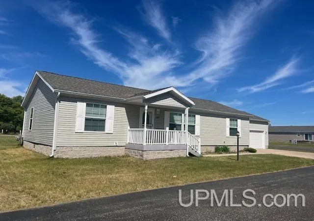 Homes for sale in Gladstone, MI | 57 Kenneally Blvd, Gladstone, MI 49837 | MLS# 50209978