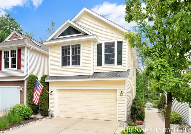 2nd image of 931 Bluff Creek Dr #21, Grand Haven, MI 49417 | MLS# 70541119