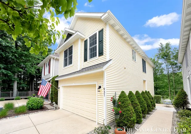 4th image of 931 Bluff Creek Dr #21, Grand Haven, MI 49417 | MLS# 70541119