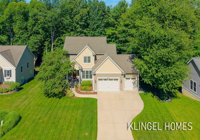 Homes for sale in Spring Lake, MI | 16373 W Willow Dr, Spring Lake, MI 49456 | MLS# 70543375