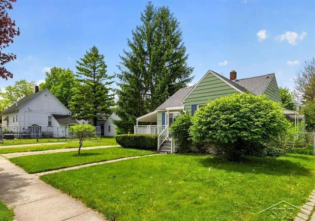 Homes for sale in Bay City, MI | 602 S Hampton St, Bay City, MI 48708 | MLS# 50209295