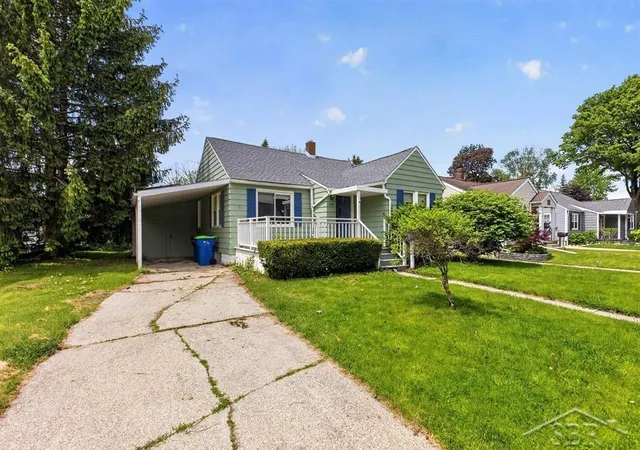 Homes for sale in Bay City, MI | 602 S Hampton St, Bay City, MI 48708 | MLS# 50209295