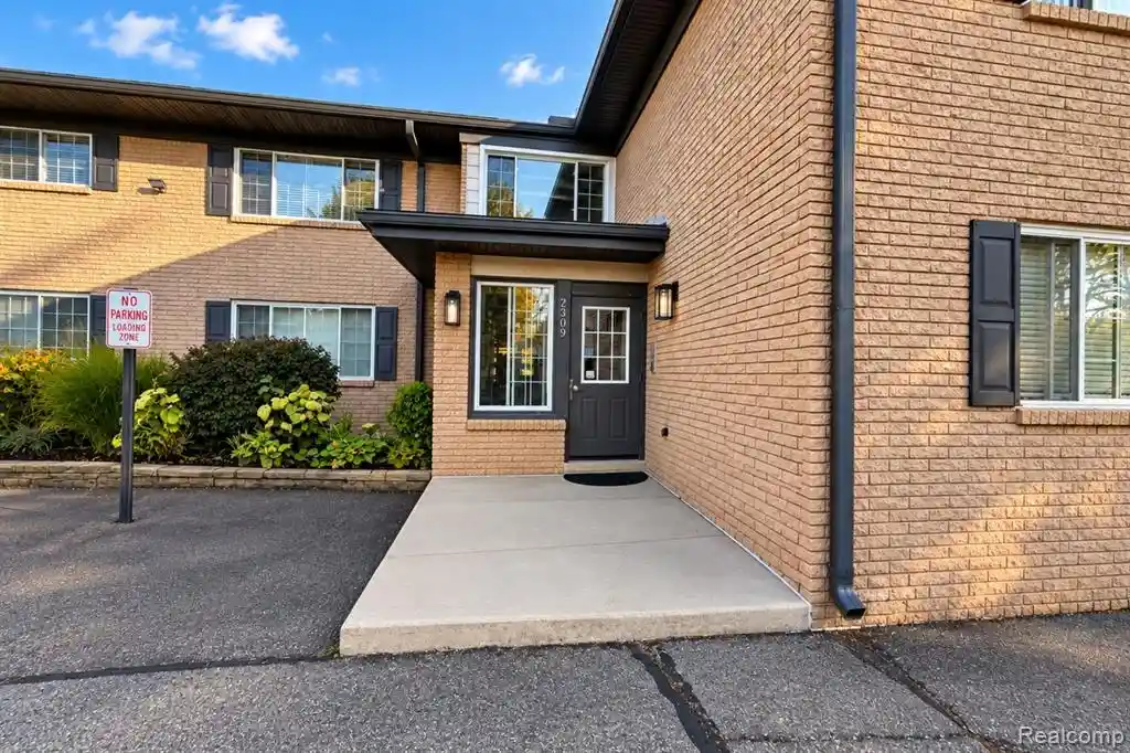Photo 1 of Condo for sale at 2309 Walton Blvd #38, Rochester Hills, MI 48309 | MLS# 61038612 | Listing updated on 2026-10-19
