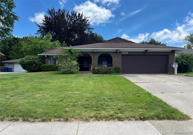 Homes for sale in Waterford, MI | 4136 Ironside Dr, Waterford, MI 48329 | MLS# 61007122