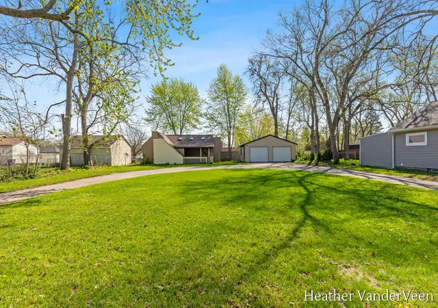 Photo 3 of Sale Pending at 3012 Longstreet Ave, Wyoming, MI 49509 | MLS# 70527367 | Listing updated on 2026-05-05