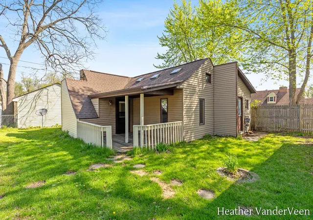 Photo 3 of Sale Pending at 3012 Longstreet Ave, Wyoming, MI 49509 | MLS# 70527367 | Listing updated on 2026-05-05