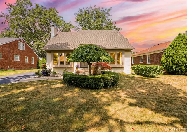 1st image of 1545 Penistone St, Birmingham, MI 48009 7211 | MLS# 61023468