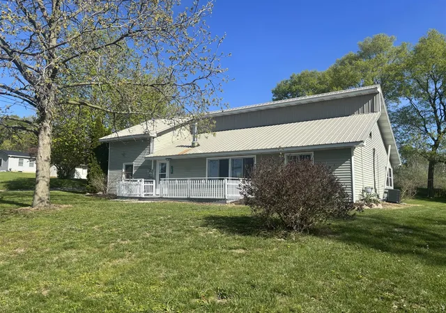 Homes for sale in Muir, MI | 126 E Maple St, Muir, MI 48860 | MLS# 70536410