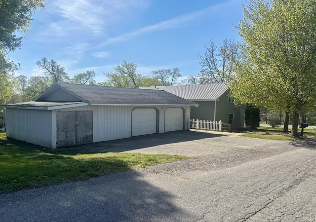 Homes for sale in Muir, MI | 126 E Maple St, Muir, MI 48860 | MLS# 70536410