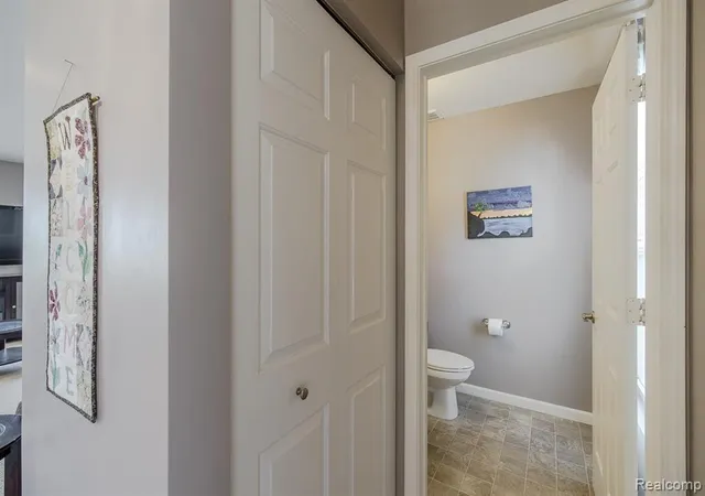 Photo 4 of Sale Pending at 2550 Compton Dr, Waterford, MI 48329 3377 | MLS# 61014164 | Listing updated on 2026-08-26