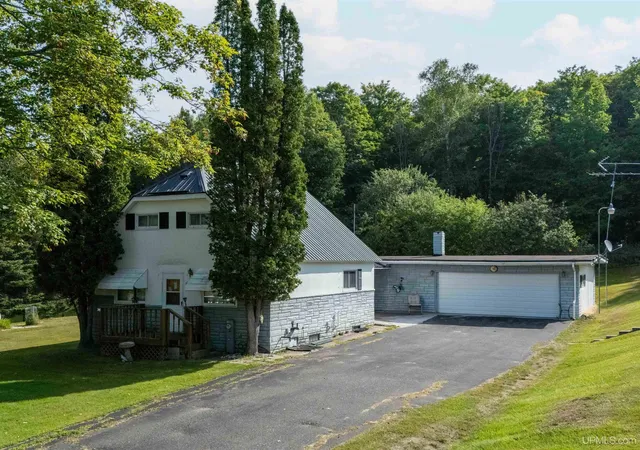 Photo 1 of Single family home for sale at 135 Hanmer Rd, Iron River, MI 49935 | MLS# 50219426 | Listing updated on 2026-09-02