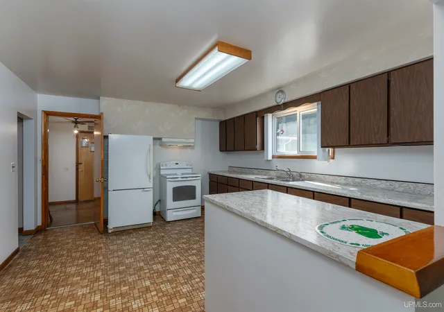 Photo 4 of Single family home for sale at 135 Hanmer Rd, Iron River, MI 49935 | MLS# 50219426 | Listing updated on 2026-09-02