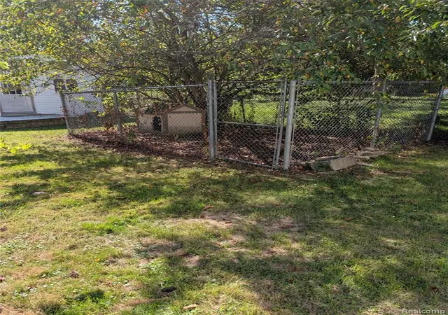 39th image of 33195 Swallow Dr, Rockwood, MI 48173 | MLS# 61024765