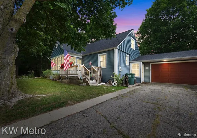 1st image of 201 S Mapleleaf Rd, Lapeer, MI 48446 | MLS# 61019804
