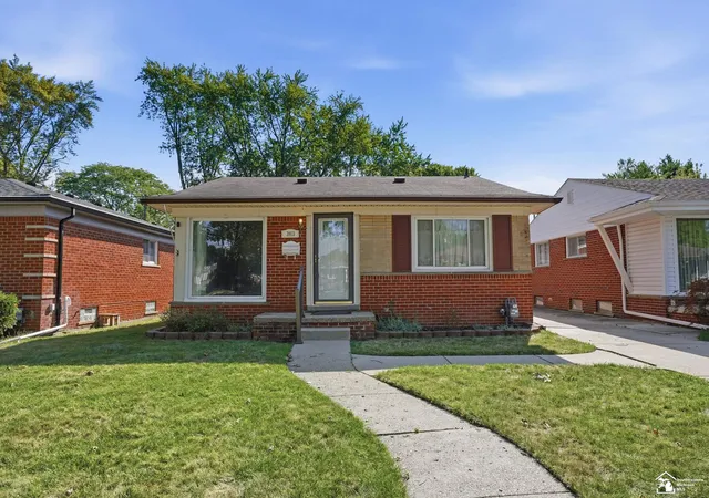 Photo 1 of Single family home for sale at 3913 Vassar St, Dearborn Heights, MI 48125 | MLS# 50219953 | Listing updated on 2026-09-02