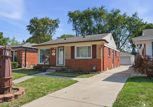 Photo 2 of Single family home for sale at 3913 Vassar St, Dearborn Heights, MI 48125 | MLS# 50219953 | Listing updated on 2026-09-02