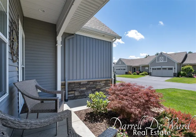Homes for sale in Byron Center, MI | 885 S Center Park Dr, Byron Center, MI 49315 | MLS# 70539381