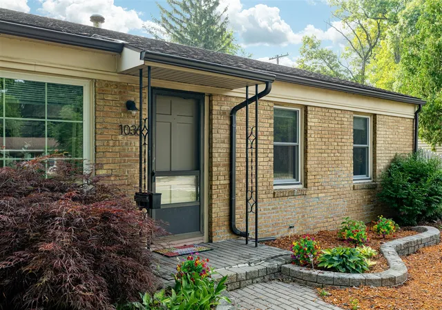 Photo 1 of Single family home for sale at 1036 N Maple Rd, Ann Arbor, MI 48103 | MLS# 70551694 | Listing updated on 2026-08-21