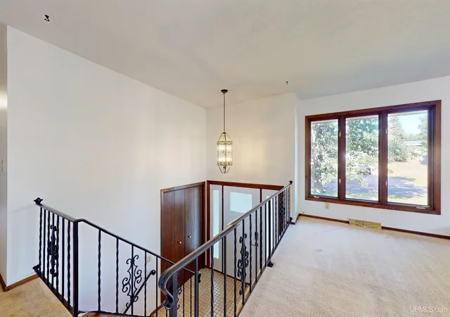 Photo 3 of Single family home for sale at 225 S Lilac St, Ishpeming, MI 49849 | MLS# 50220070 | Listing updated on 2026-09-04