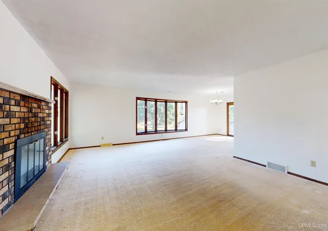 Photo 5 of Single family home for sale at 225 S Lilac St, Ishpeming, MI 49849 | MLS# 50220070 | Listing updated on 2026-09-04