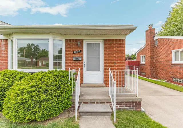 Homes for sale in Warren, MI | 22603 Hill St, Warren, MI 48091 | MLS# 50208816