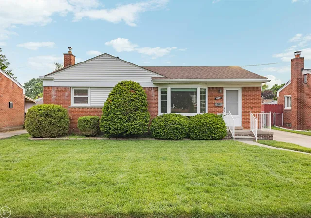 Homes for sale in Warren, MI | 22603 Hill St, Warren, MI 48091 | MLS# 50208816