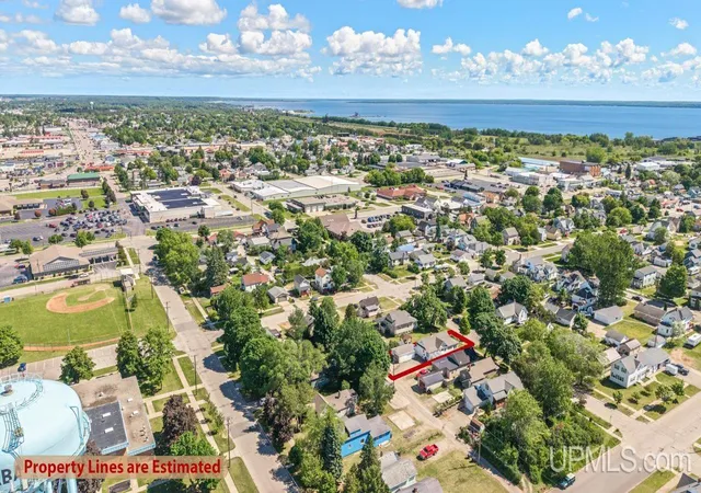 Homes for sale in Escanaba, MI | 219 N 20th St, Escanaba, MI 49829 | MLS# 50212060