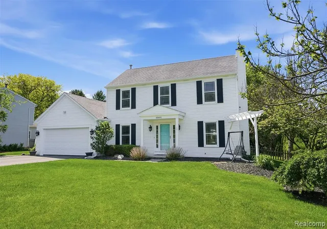 Photo 3 of Single Family Residence at 60491 Lamplighter Dr, New Hudson, MI 48165 | MLS# 60995823 |  | Sold on 2026-06-29